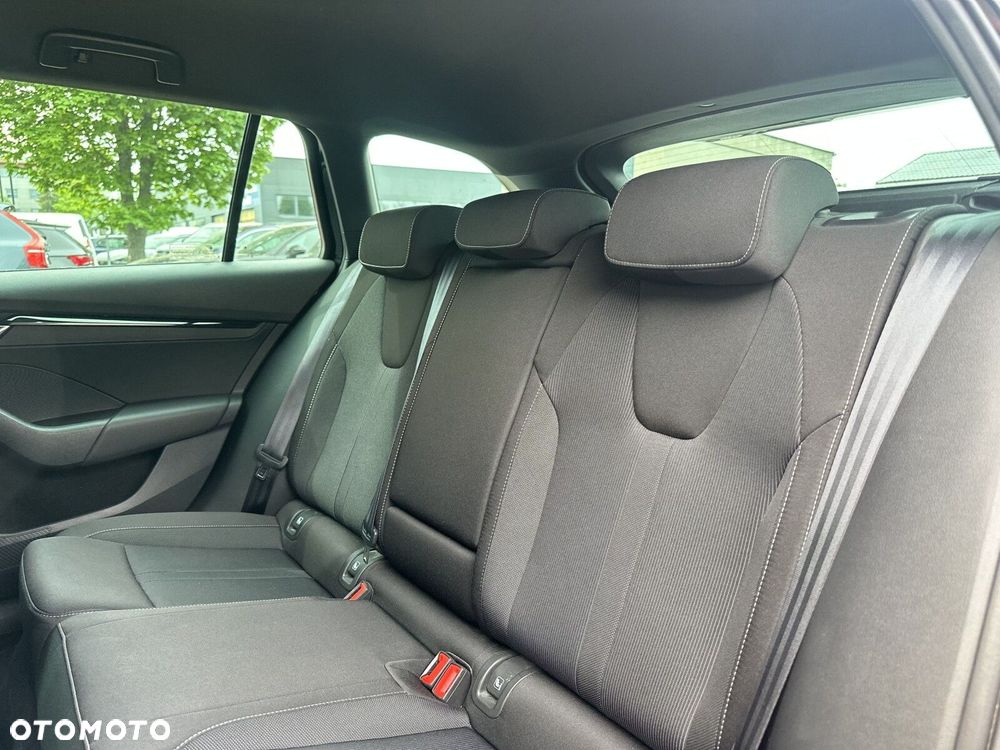 Skoda Octavia 2.0 TDI Sportline DSG - 33