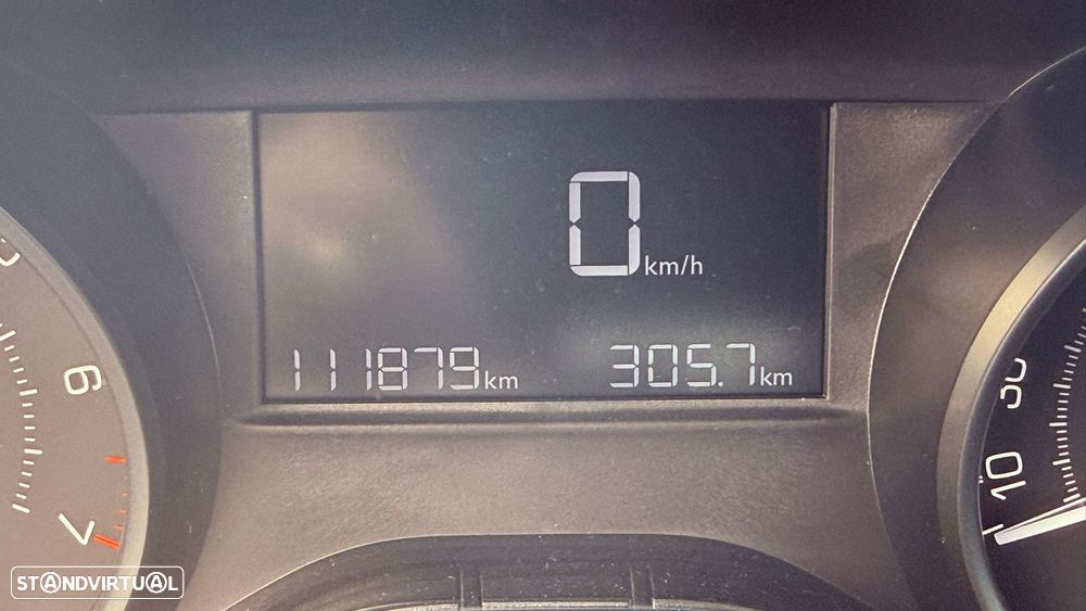Peugeot 2008 1.2 PureTech Style - 4