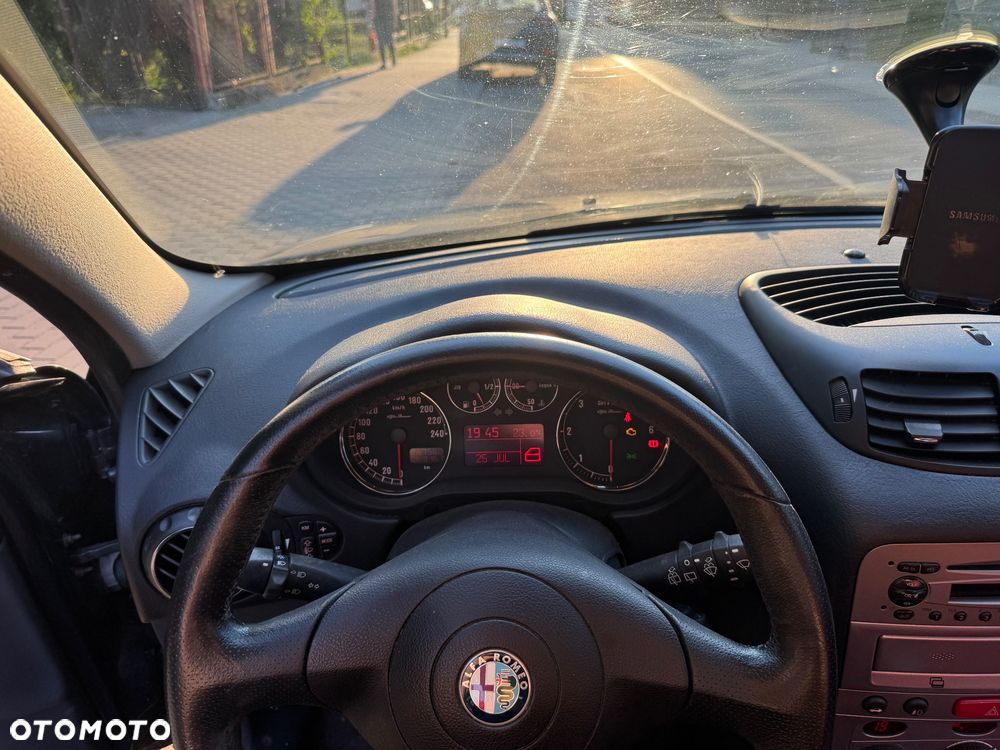 Alfa Romeo 147 1.9 JTD 8V M-Jet DPF Distinctive - 8