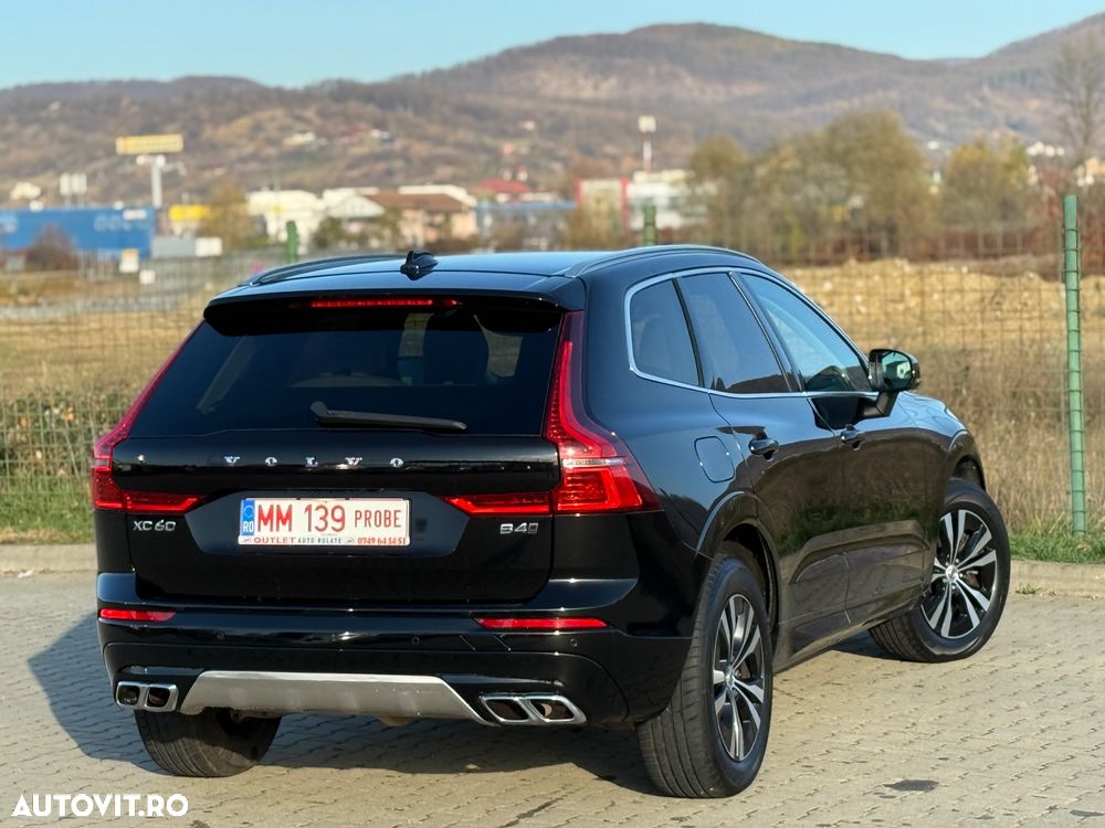 Volvo XC 60 B4 D AWD Geartronic Momentum Pro - 23