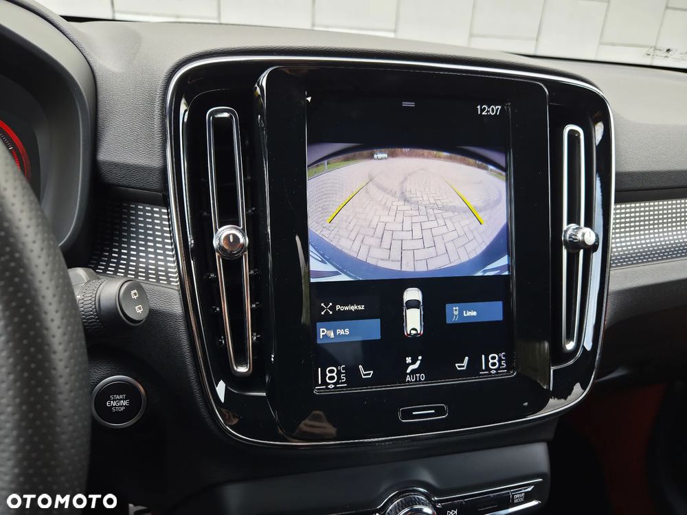 Volvo XC 40 D4 AWD R-Design (Intro Edition) - 19