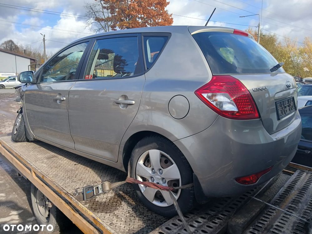 kia ceed I AA3 maska zderzak lampa grill błotnik drzwi zbiornik paliwa szyba lusterko klamka - 1