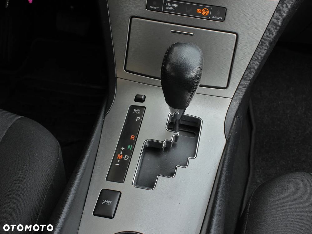 Toyota Avensis 1.8 Premium MS - 22