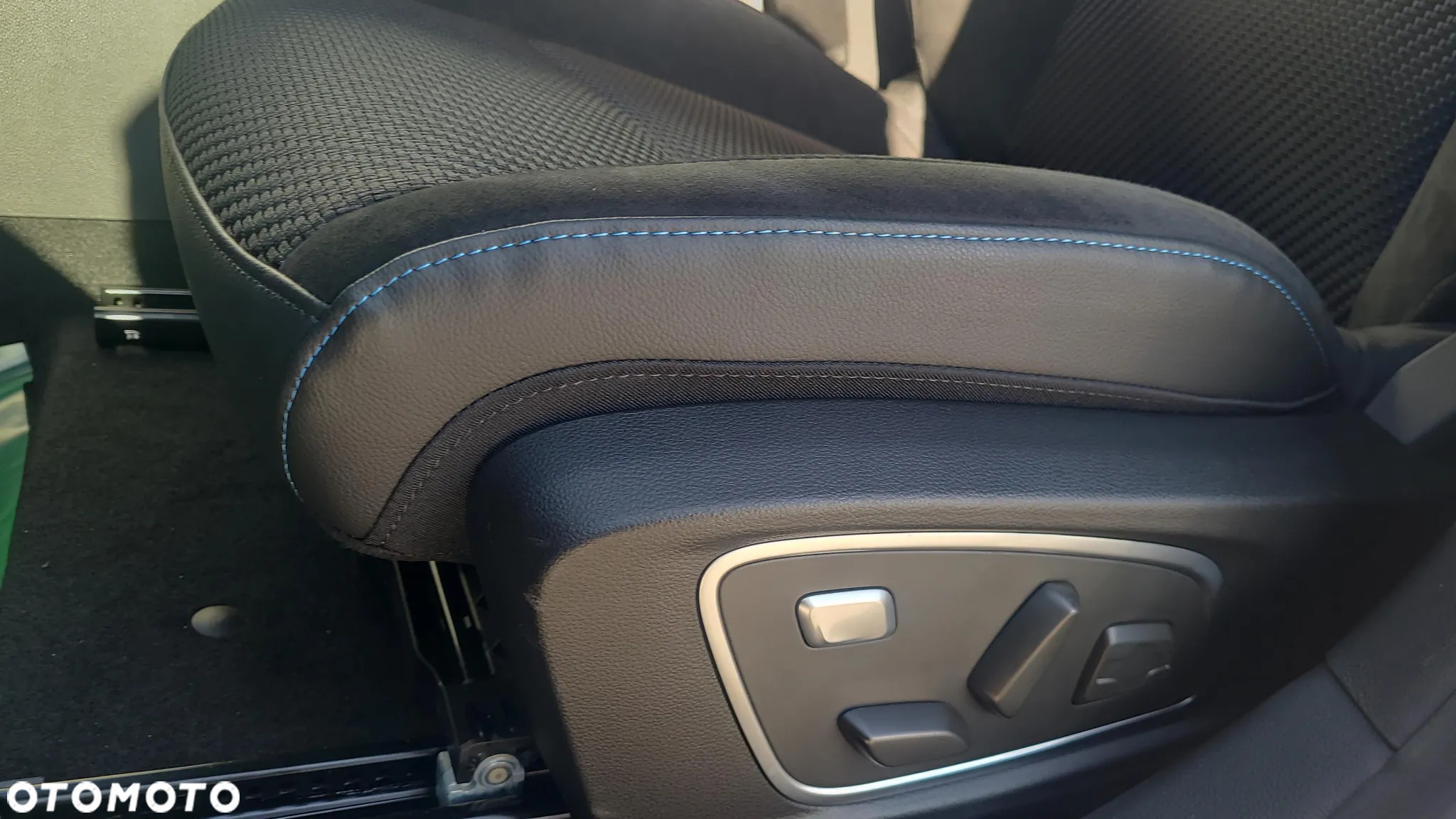 Renault Austral 1.2 E-Tech Full Hybrid 200 Iconic esprit Alpine MMT - 12