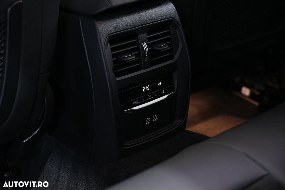 BMW Seria 3 320i AT - 26