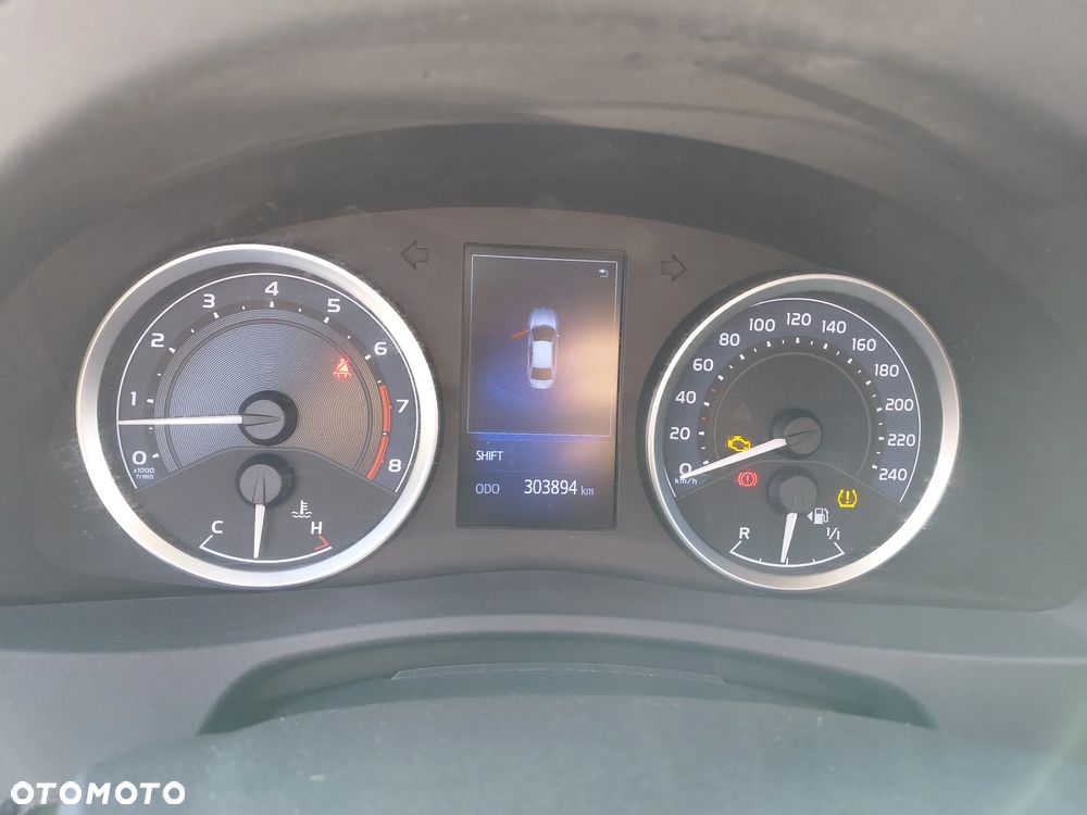 Toyota Corolla 1.6 Active EU6 - 12