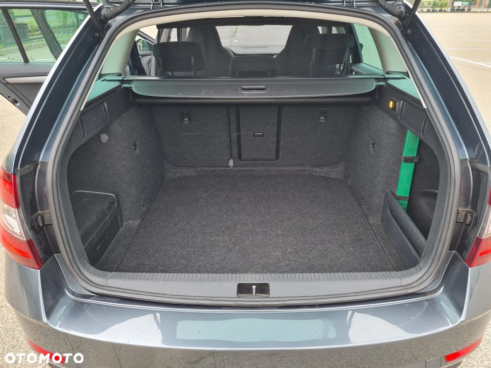 Skoda Octavia 2.0 TDI SCR 4x4 Style DSG - 15