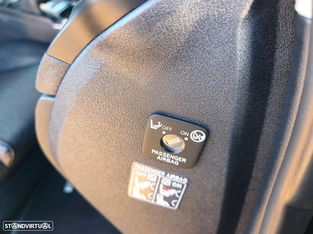Lexus IS 220 d Luxury 2D - 22