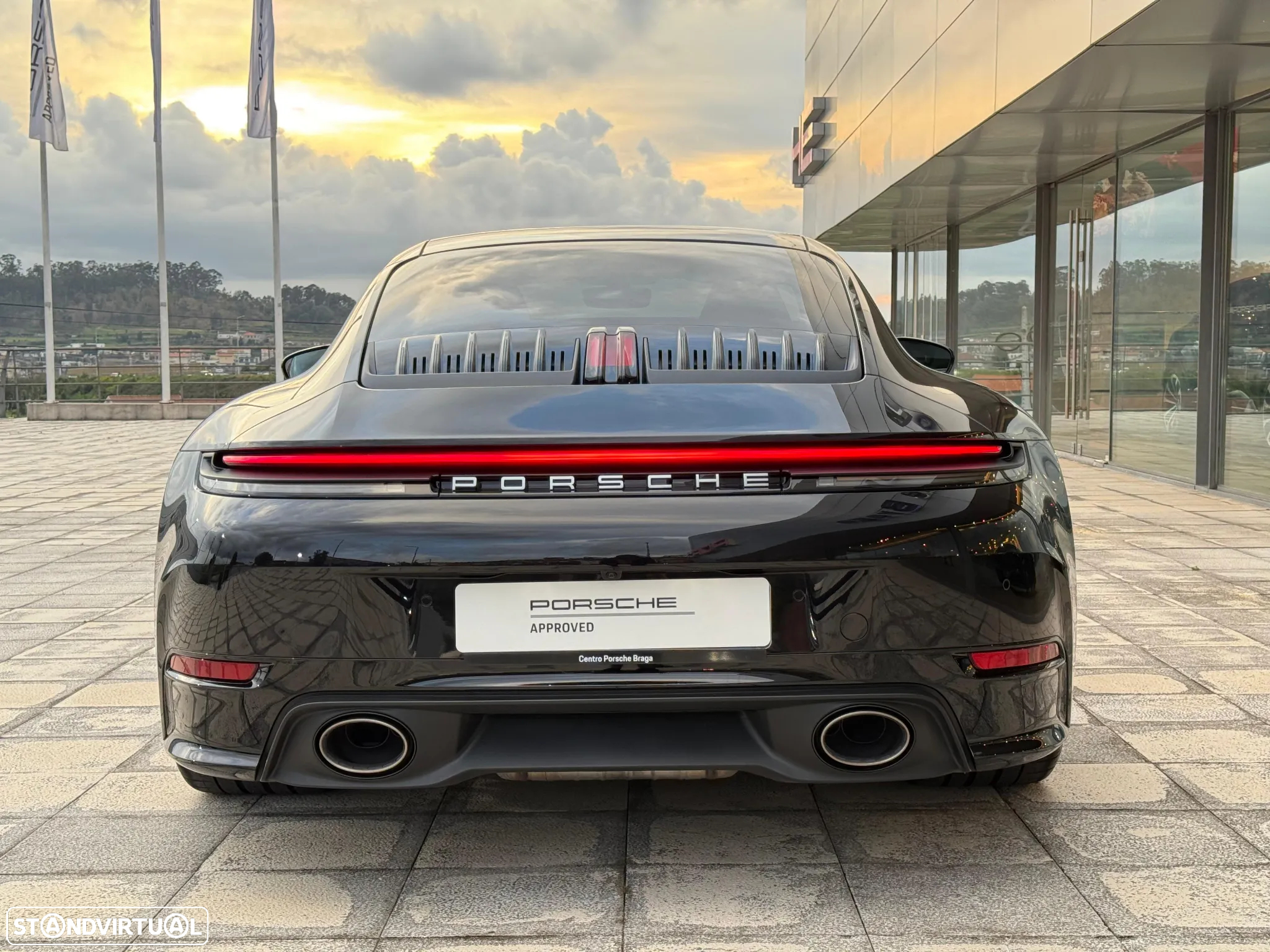 Porsche 911 (992) Carrera - 2
