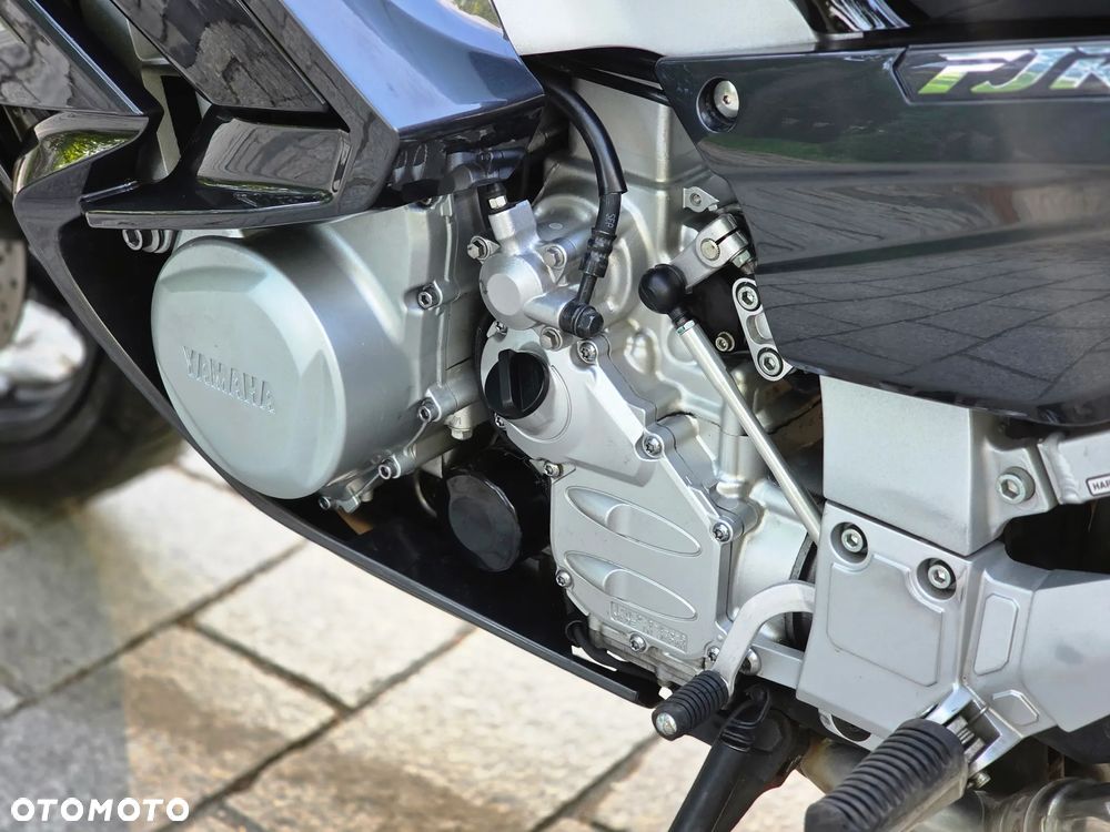 Yamaha FJR - 11