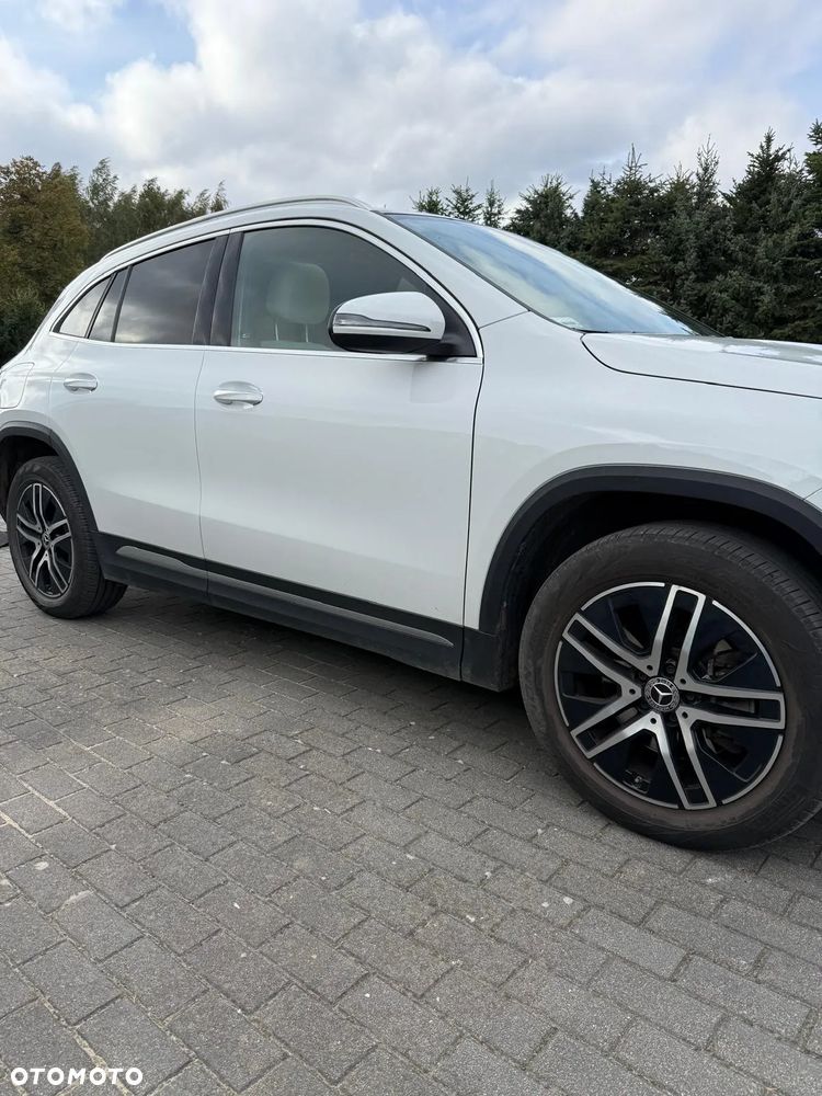 Mercedes-Benz GLA - 12