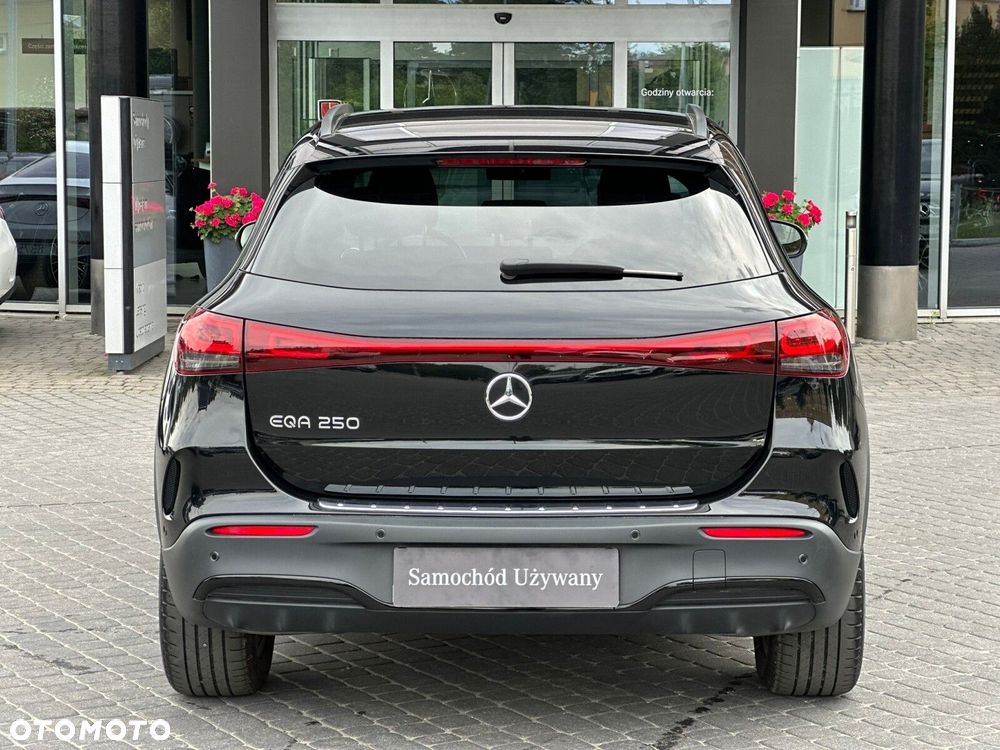 Mercedes-Benz EQA - 7