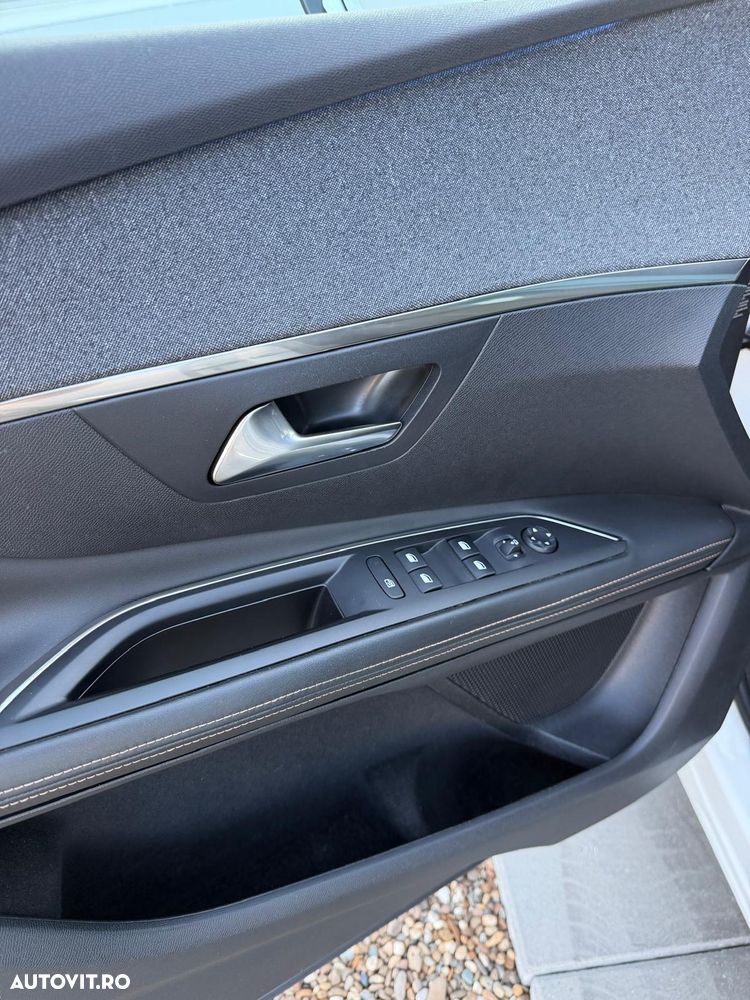Peugeot 3008 PHEV 300 EAT8 4X4 GT - 24