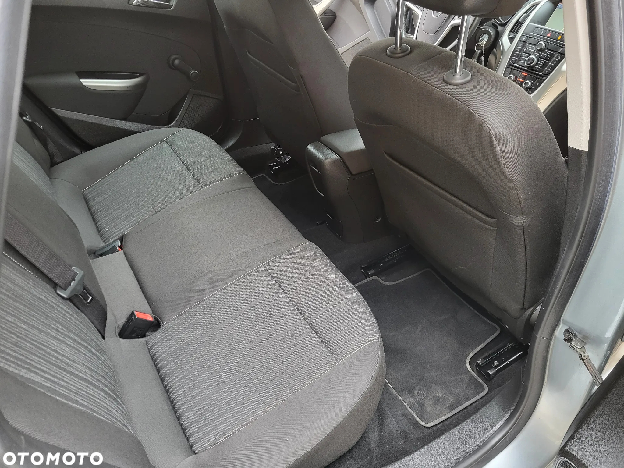 Opel Astra 1.4 Turbo Design Edition - 11