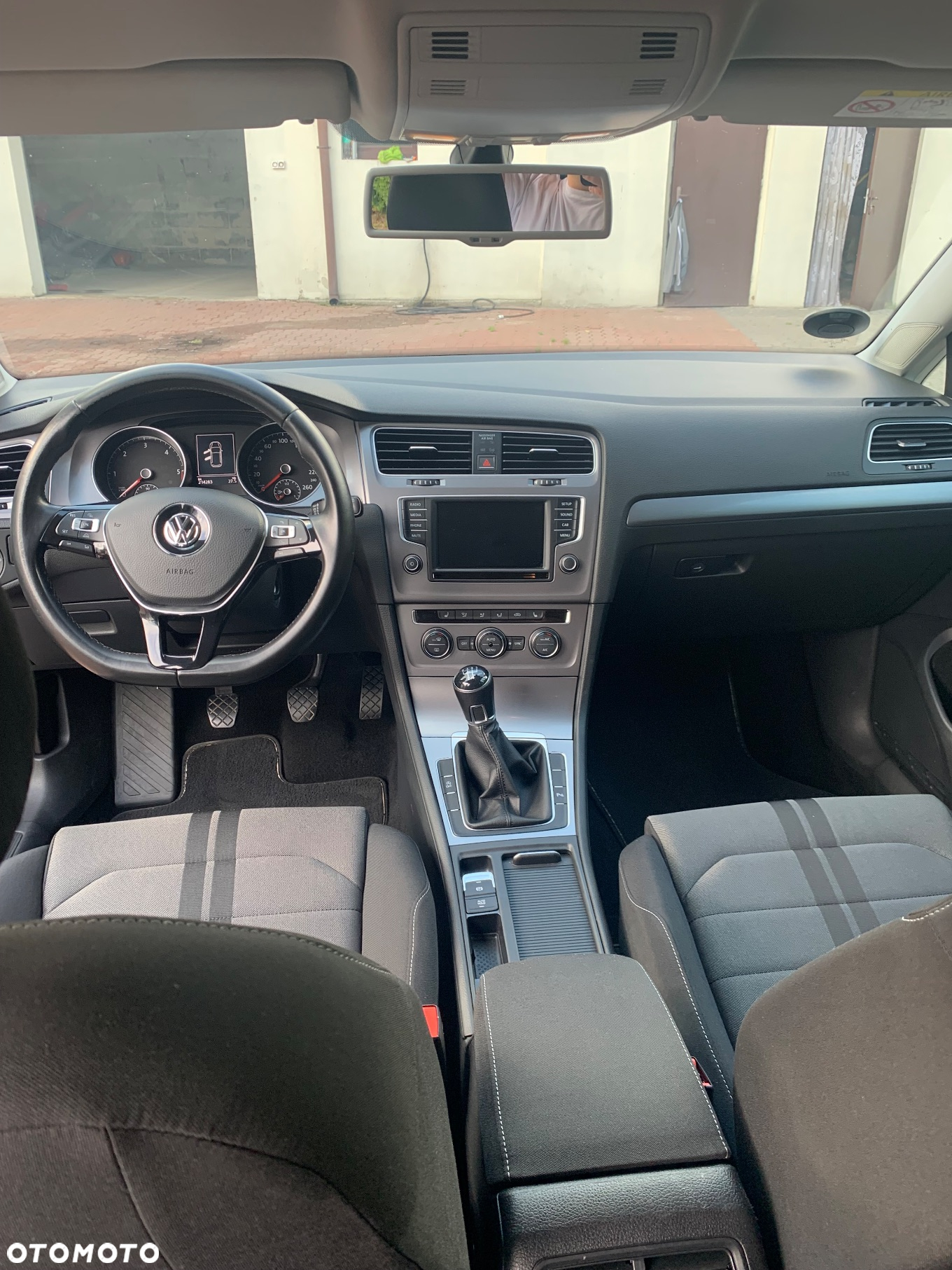 Volkswagen Golf 1.6 BlueTDI Comfortline - 9