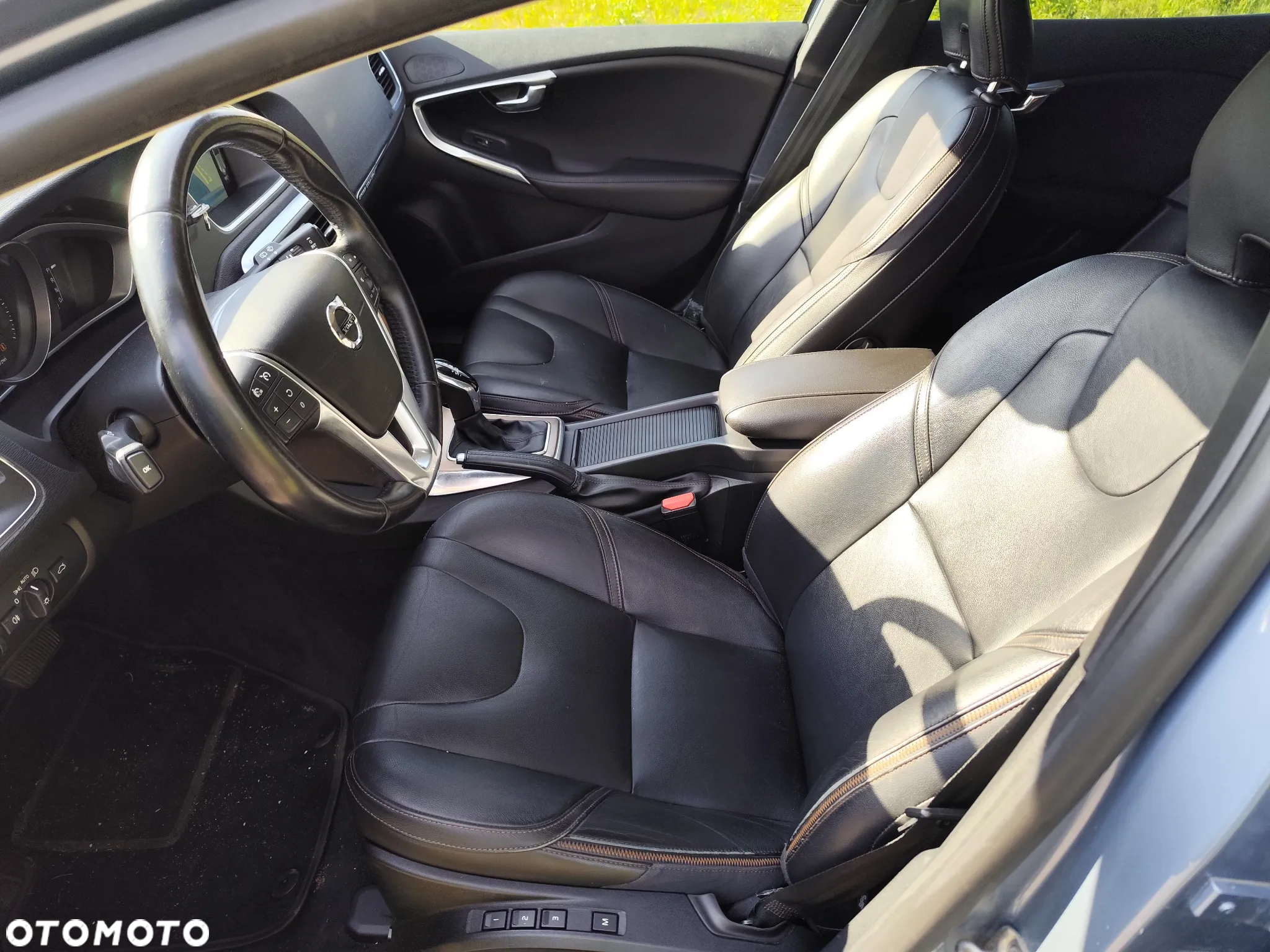 Volvo V40 Cross Country - 6
