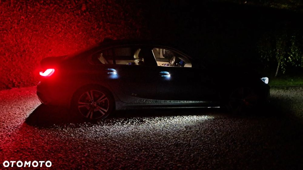 BMW Seria 3 330i M Sport - 33