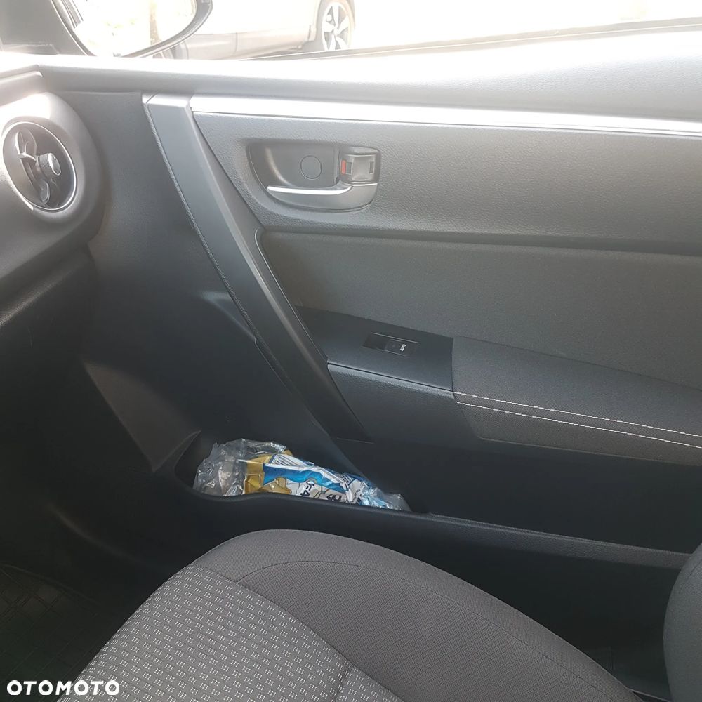 Toyota Corolla 1.6 Classic Plus - 7