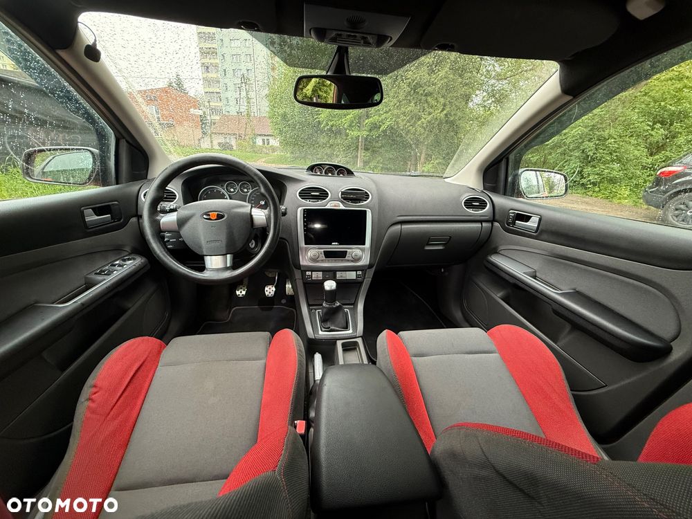 Ford Focus ST - 13