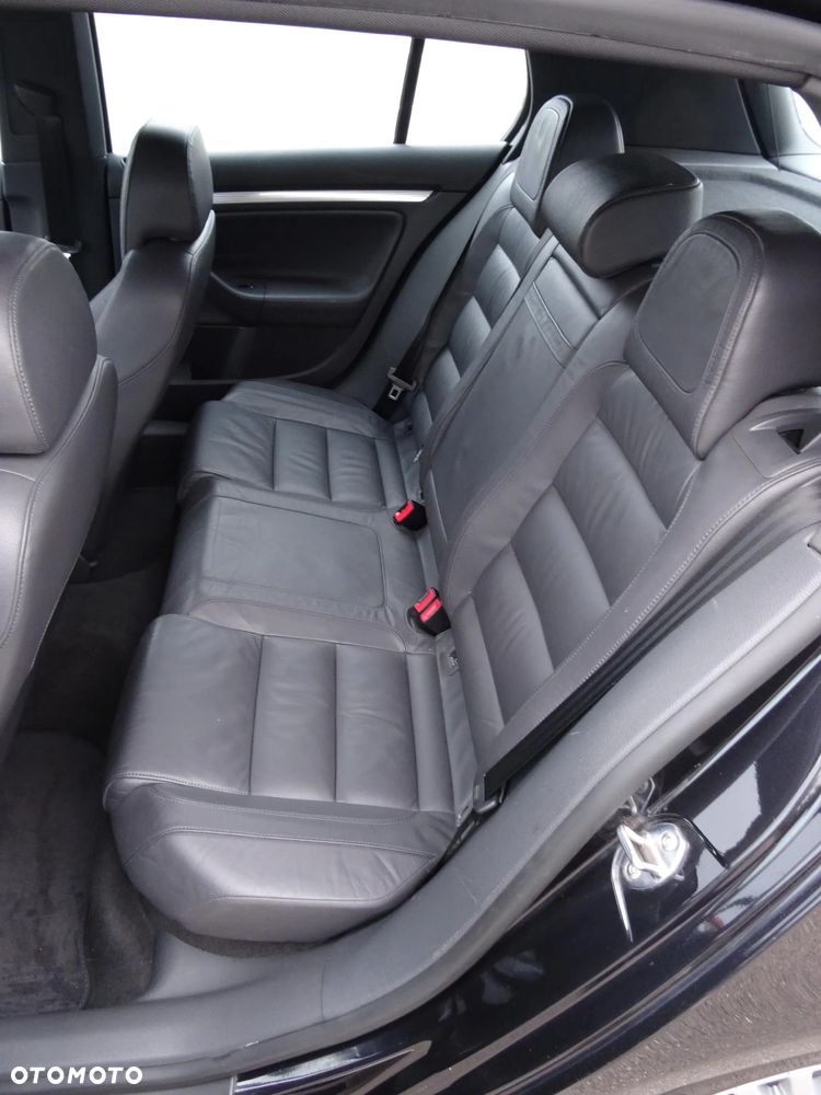 Volkswagen Golf R32 4Motion DSG - 13