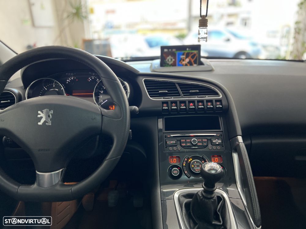 Peugeot 3008 1.6 HDi Allure - 9