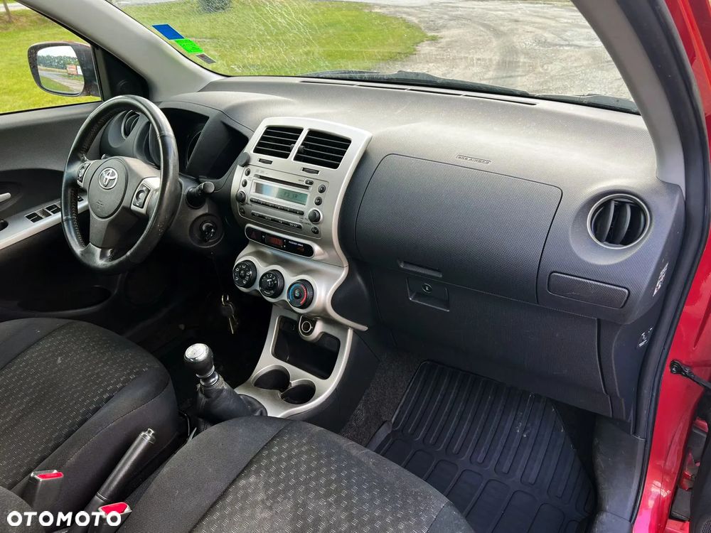 Toyota Urban Cruiser 1.33 Luna - 25