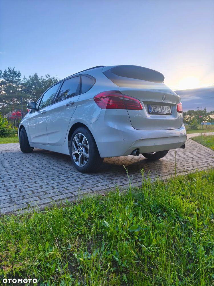 BMW Seria 2 220d xDrive - 4