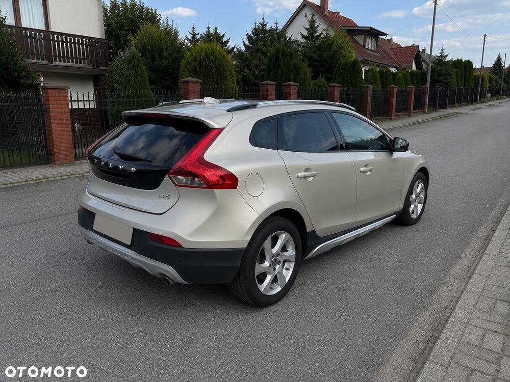 Volvo V40 D4 Geartronic Summum - 3