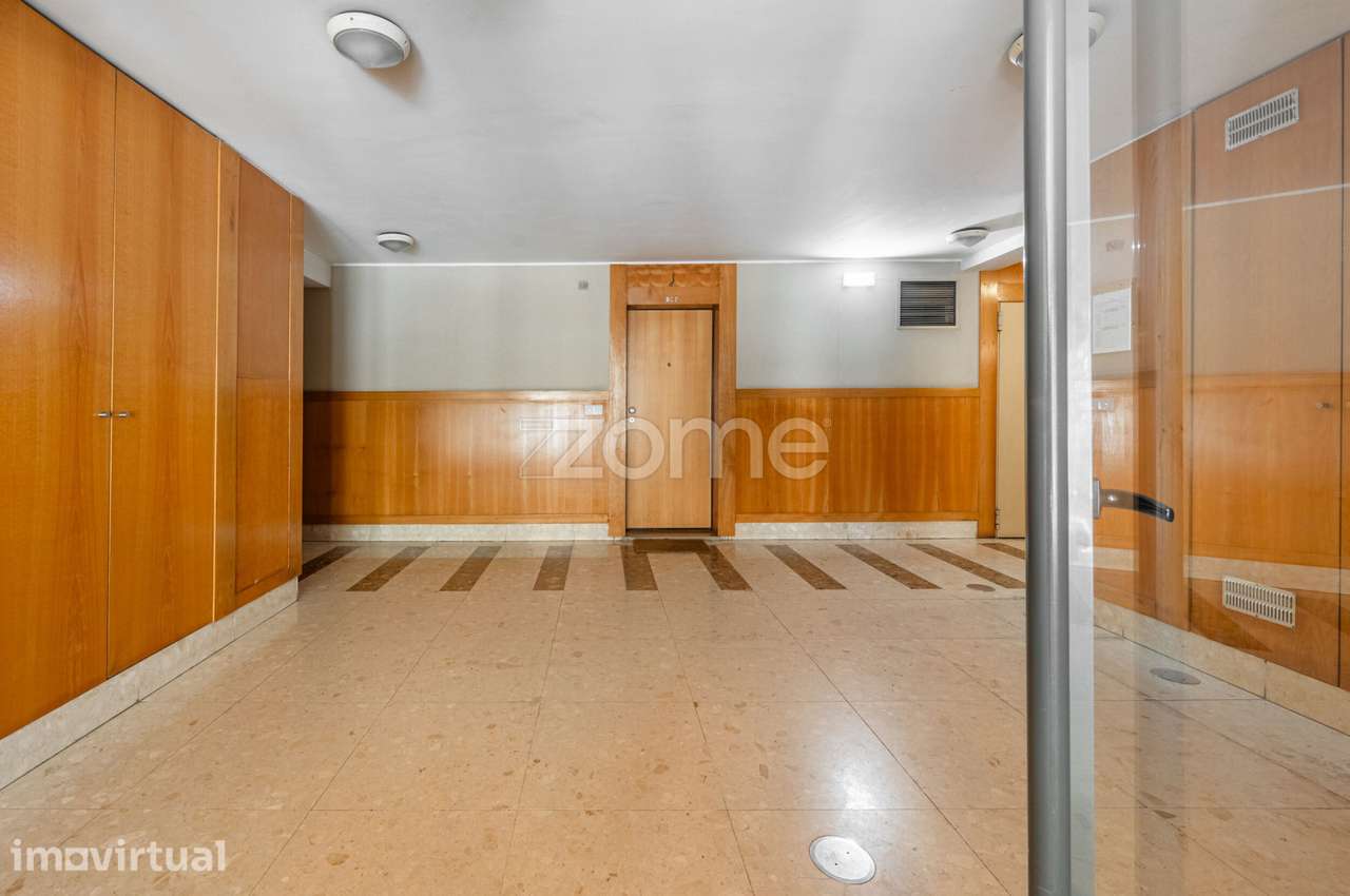 Apartamento T2 - Lordelo do Ouro - Grande imagem: 3/31