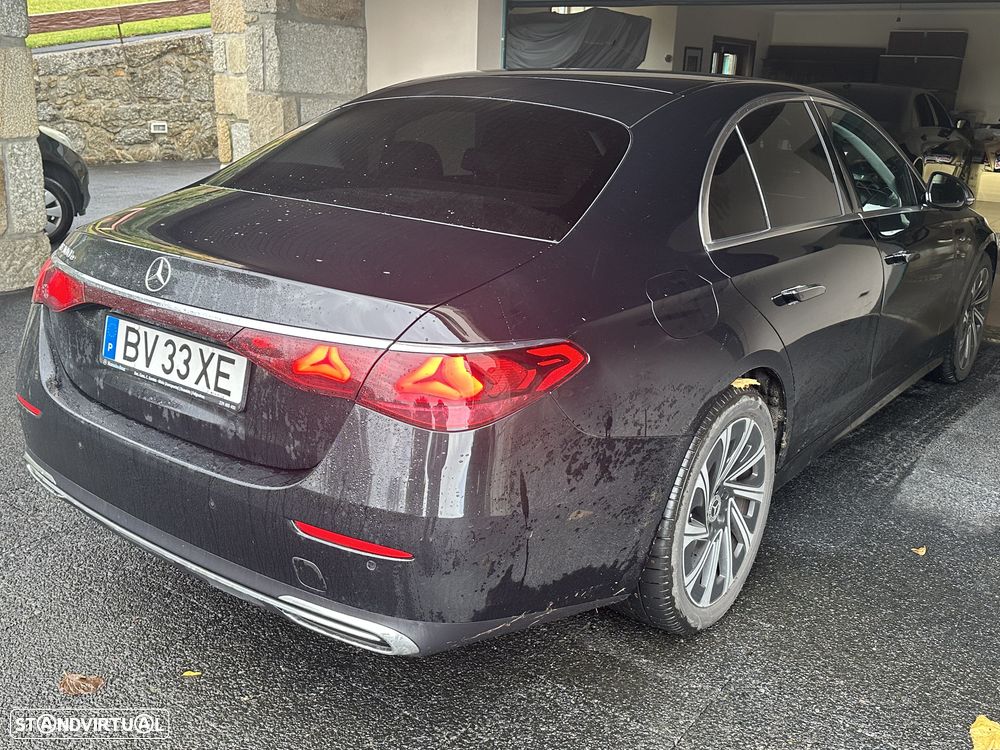 Mercedes-Benz E 300 Standard - 4