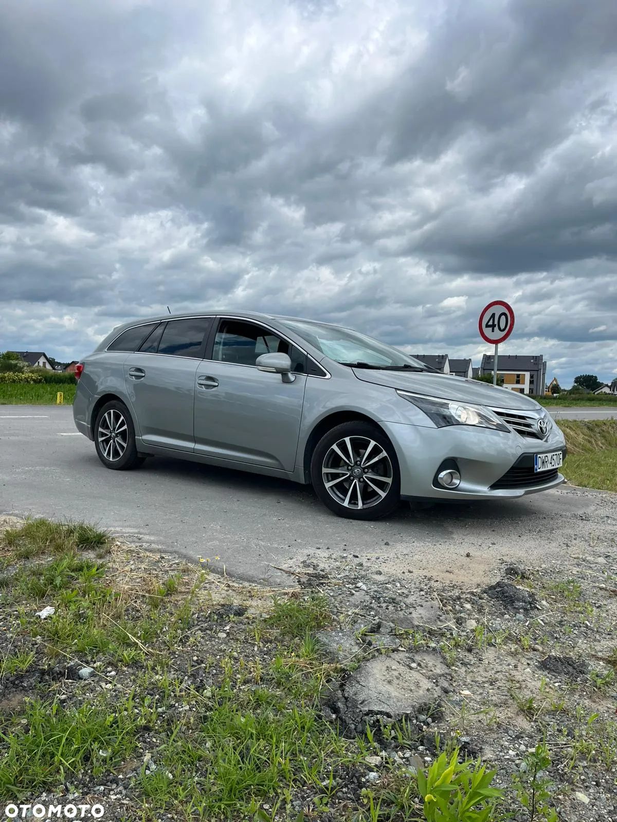 Toyota Avensis Combi 2.0 D-4D - 1
