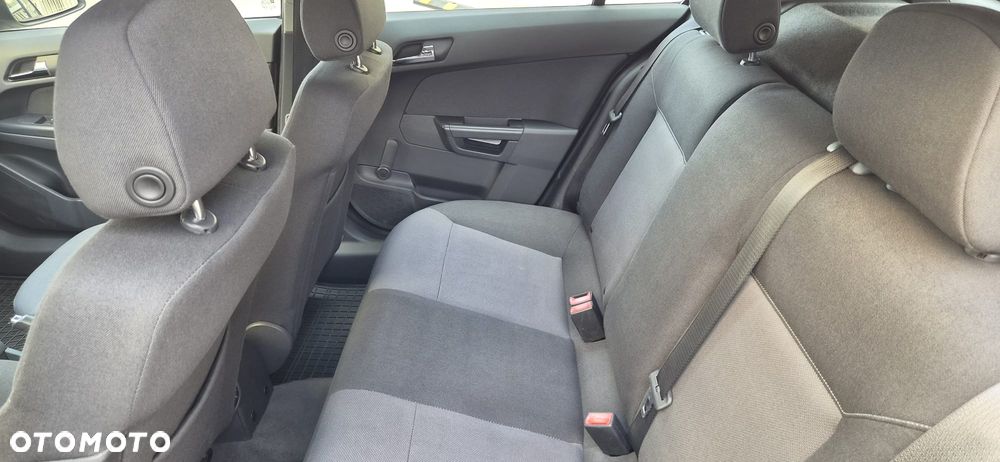 Opel Astra 1.6 Essentia - 11