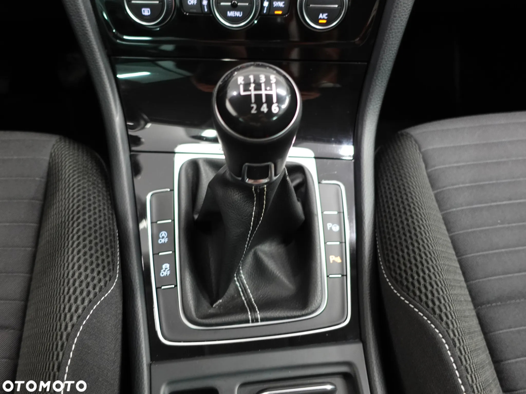 Volkswagen Golf 1.6 TDI 4Motion BlueMotion Technology Cup - 36