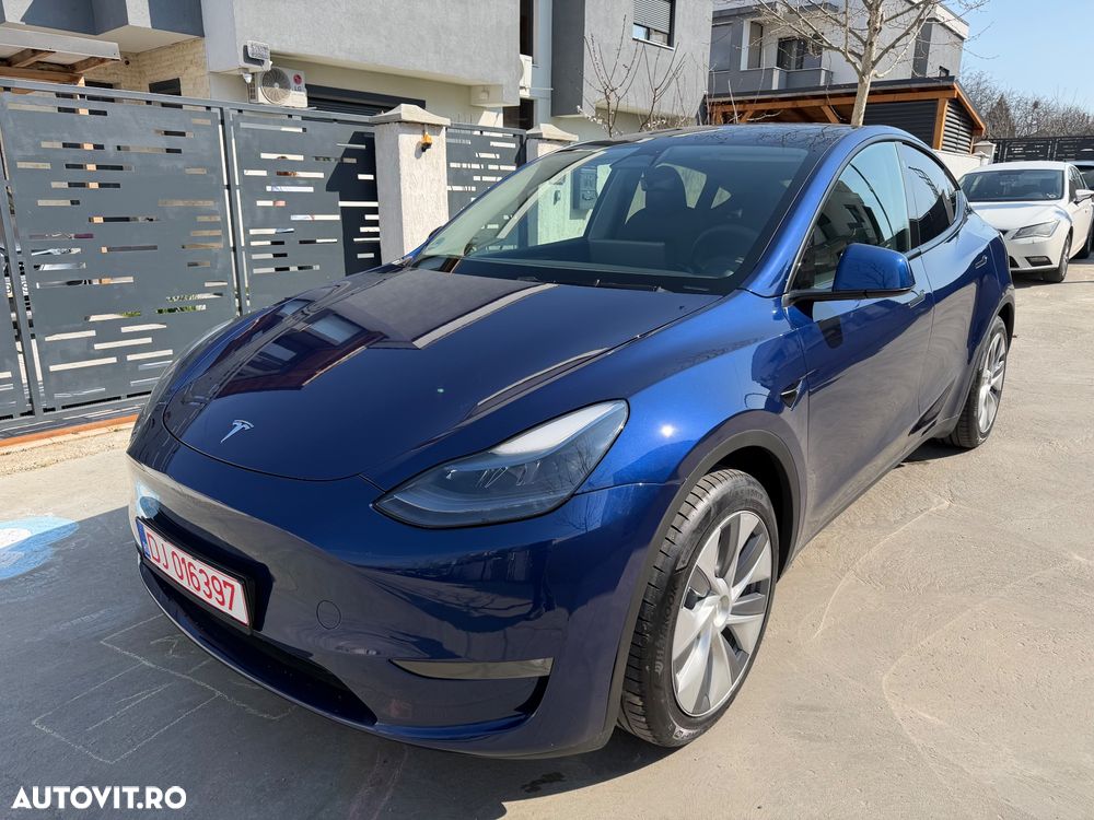 Tesla Model Y Long Range Dual Motor AWD - 3