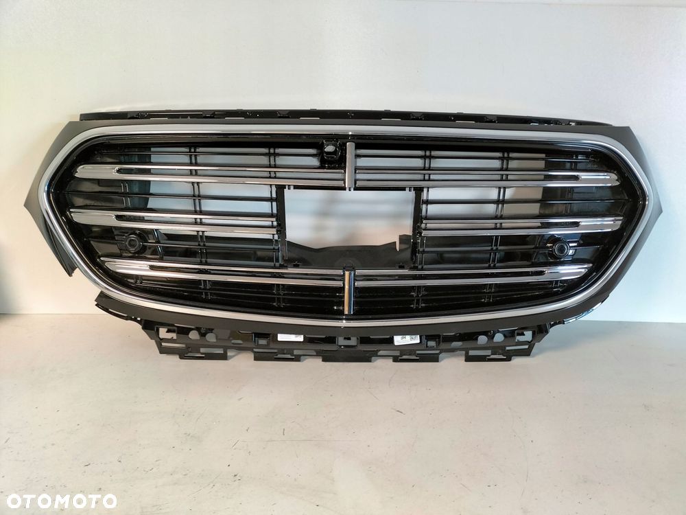 atrapa kratka grill mercedes e klasa w214 22- led - 1