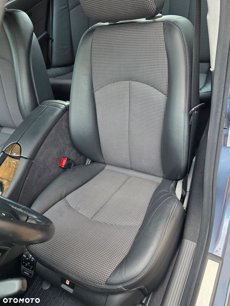 Mercedes-Benz Klasa E 280 4Matic Automatik Avantgarde - 36