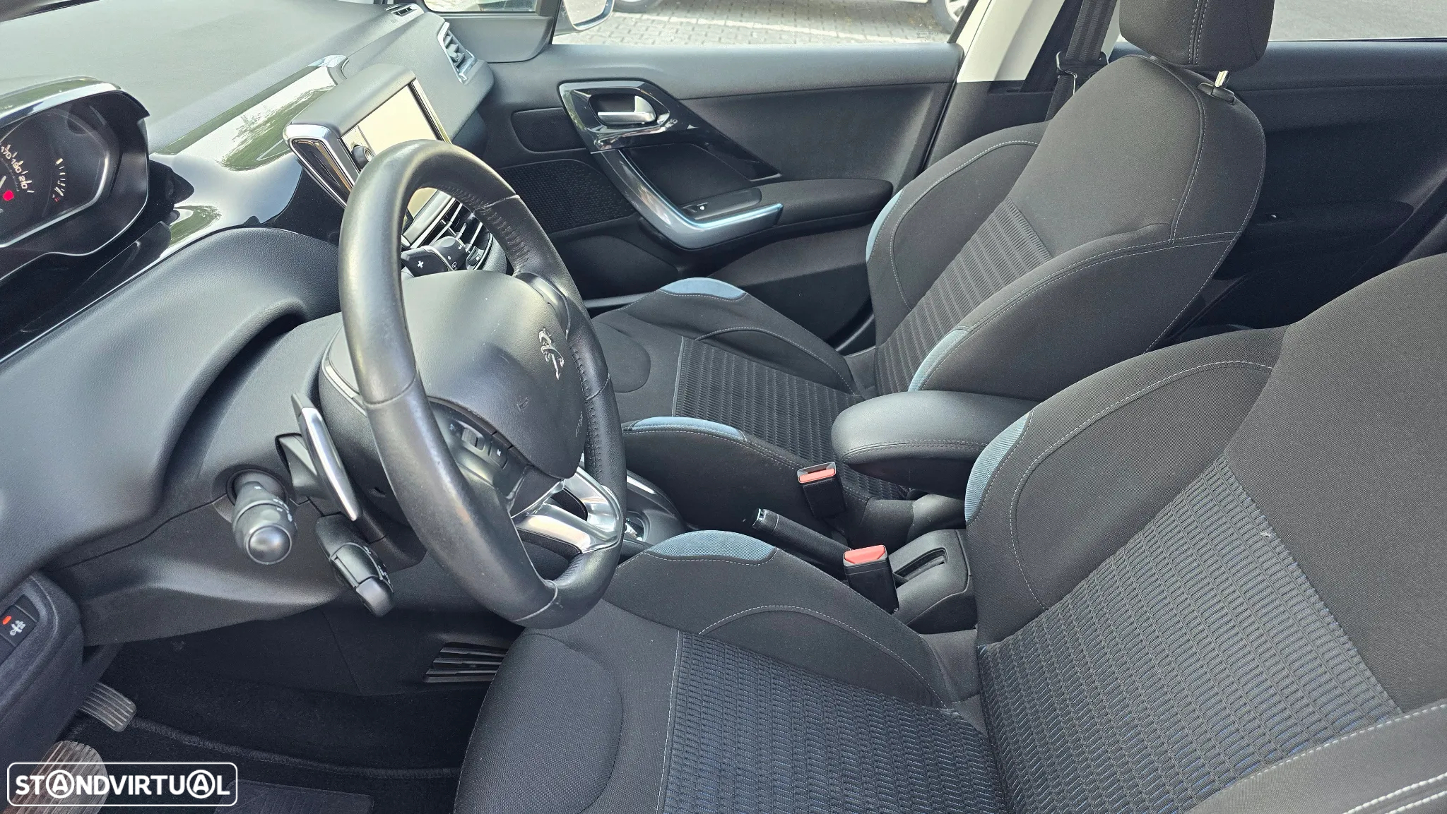 Peugeot 208 1.6 e-HDi Allure 2-Tronic - 18