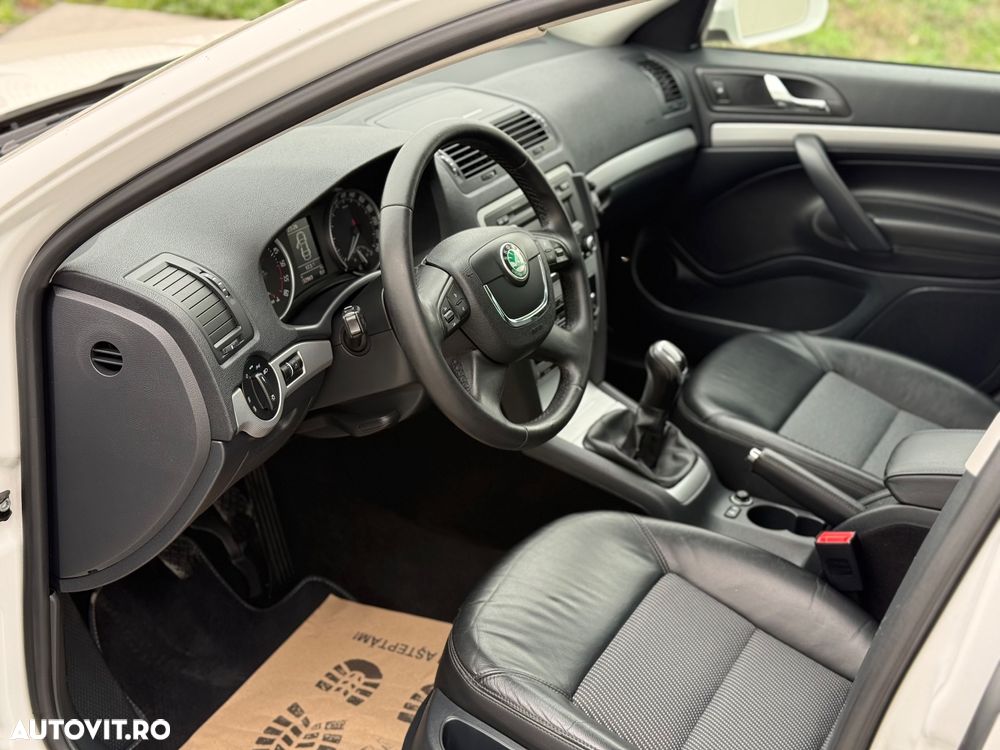 Skoda Octavia 2.0 TDI DPF Ambition - 14