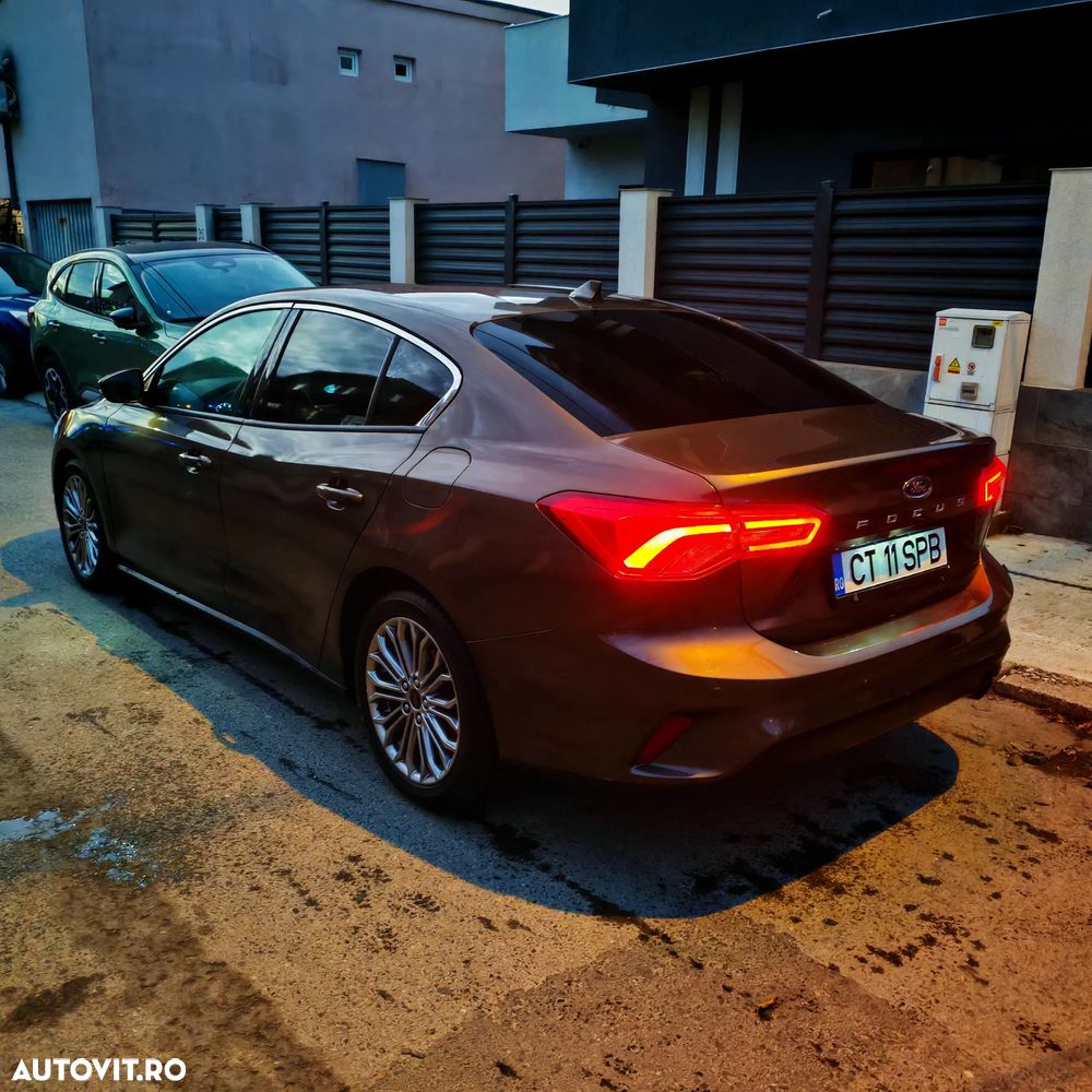 Ford Focus 1.0 EcoBoost Titanium - 4
