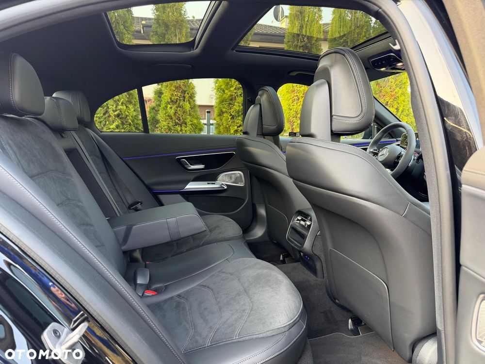 Mercedes-Benz Klasa E 220 d 4-Matic AMG - 29