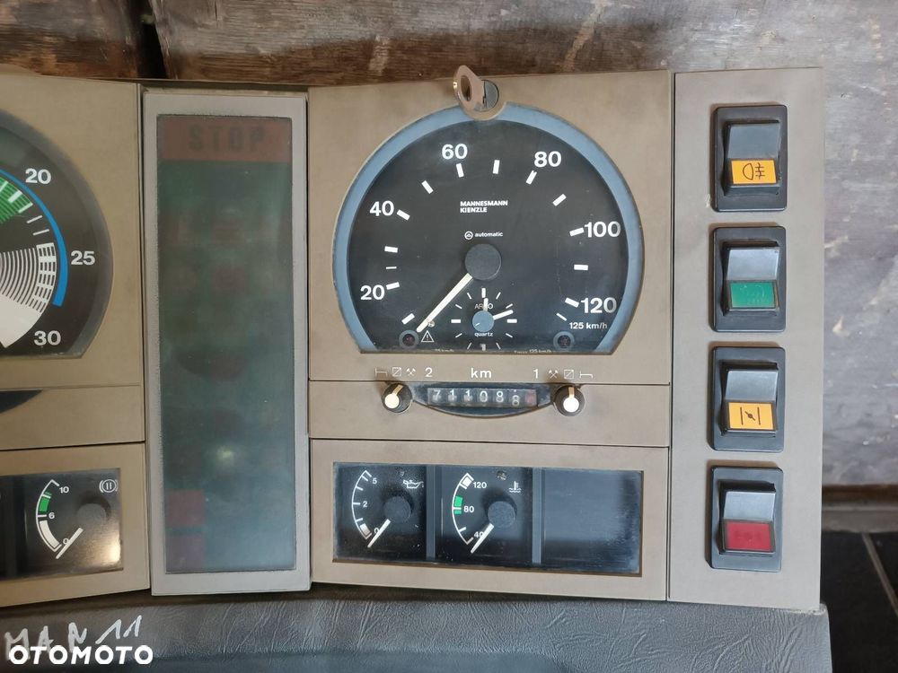 LICZNIK ZEGARY TACHOGRAF F2000 1318.27 JAHR M94 - 5