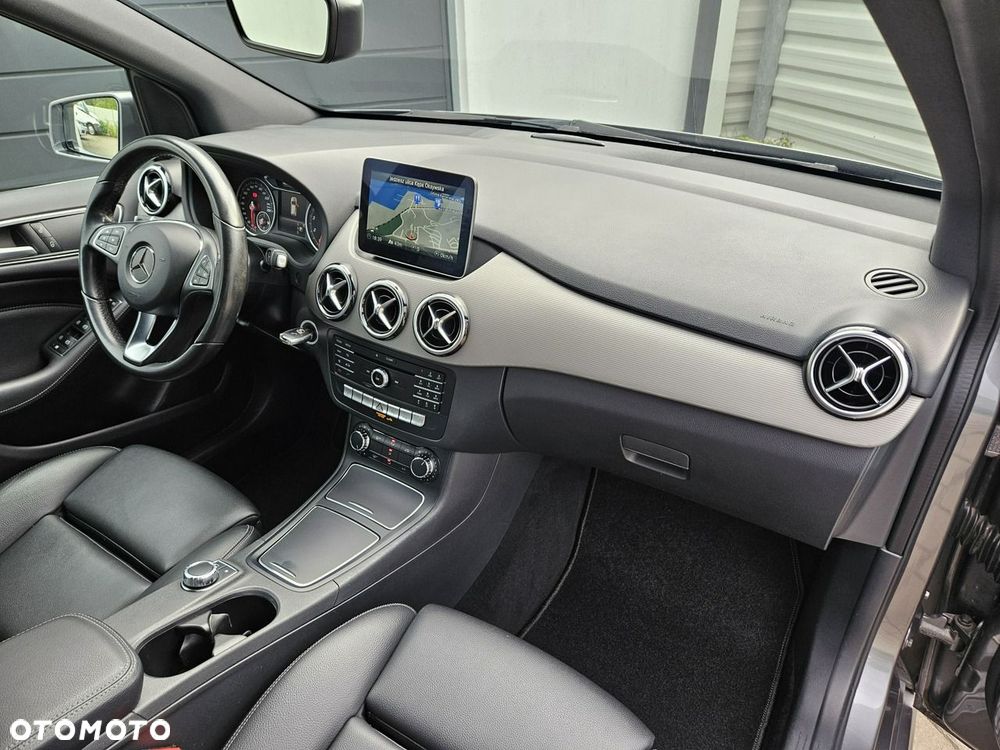 Mercedes-Benz Klasa B 180 7G-DCT Style - 27