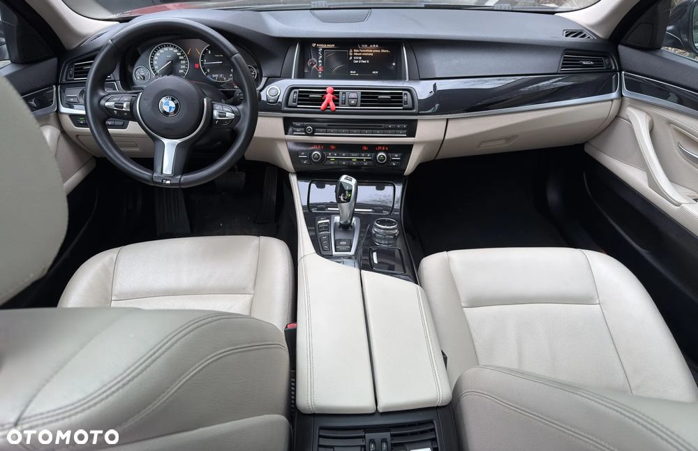 BMW Seria 5 520d xDrive - 10