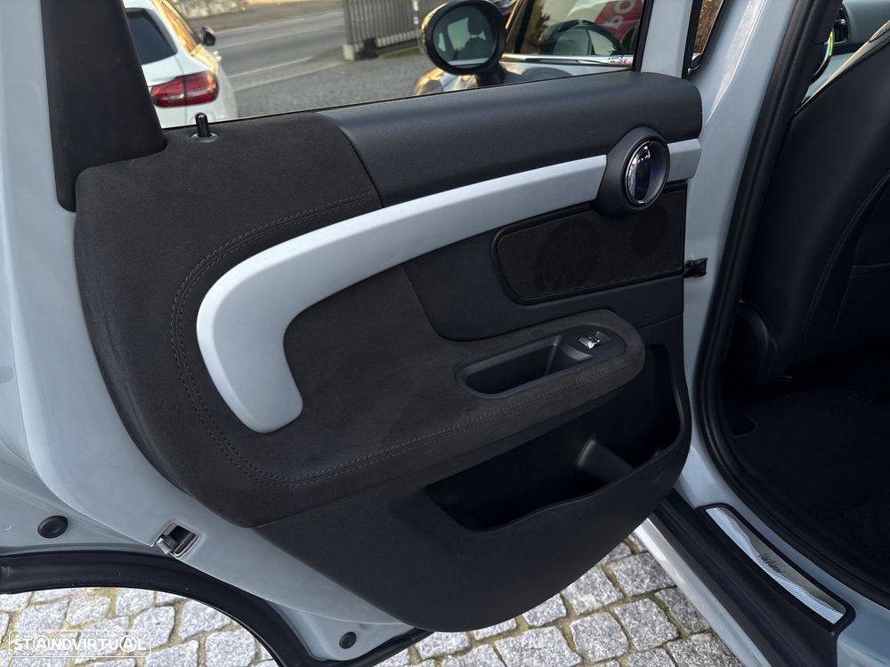 MINI Countryman Cooper SE Premium Untamed Edition Auto - 26