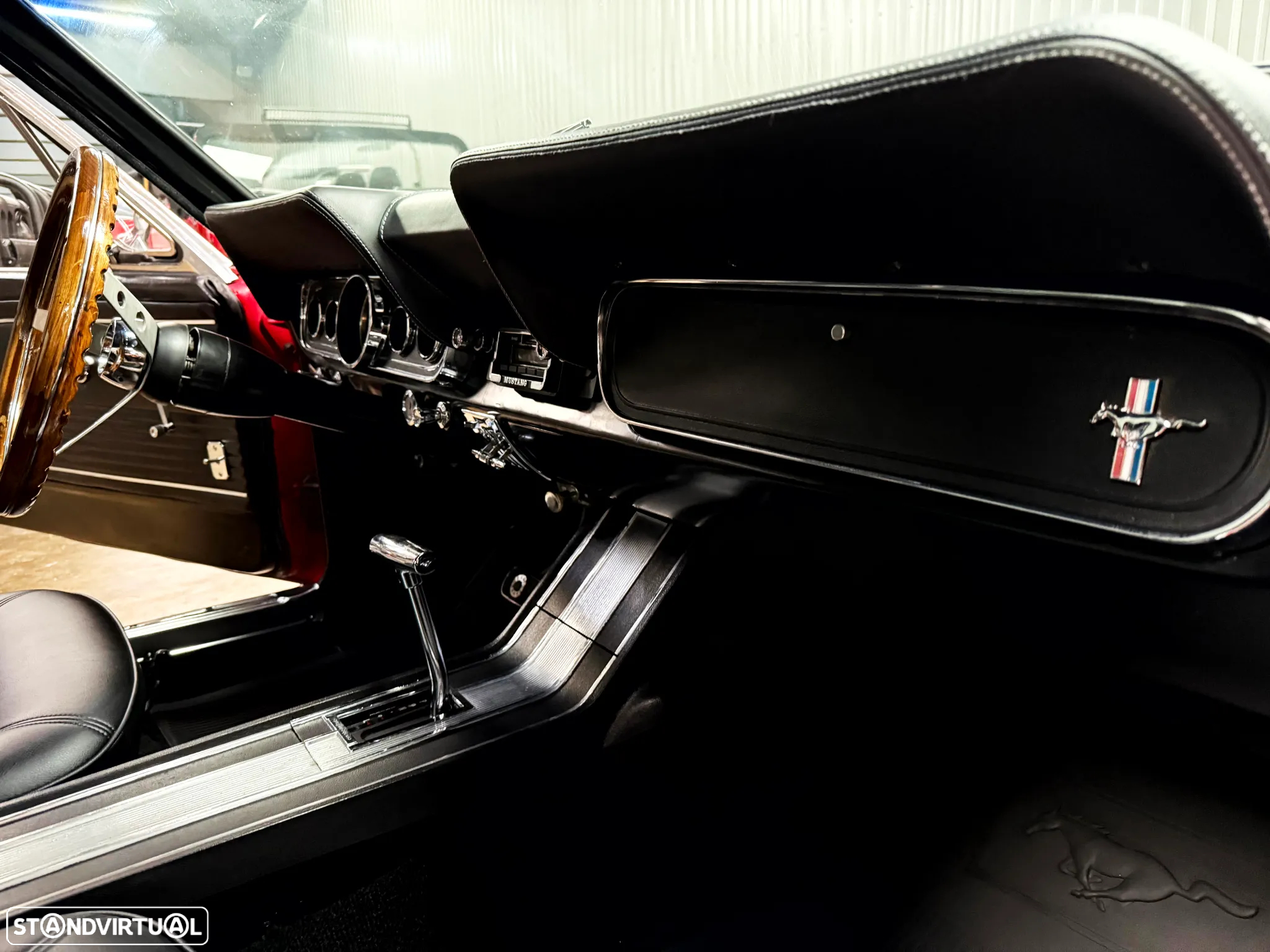 Ford Mustang - 36