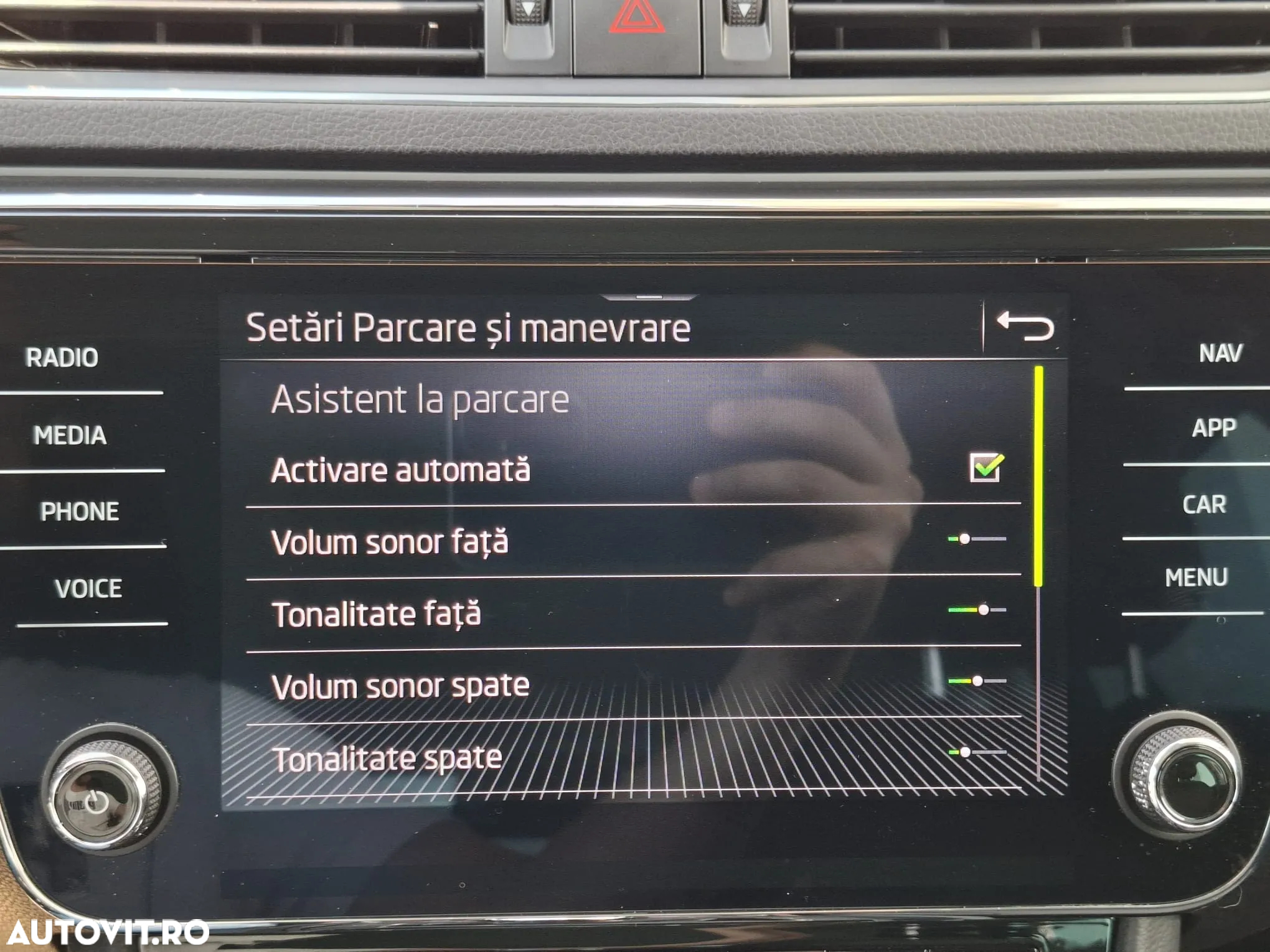 Skoda Superb 2.0 TSI DSG Style - 25
