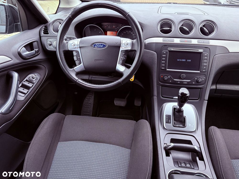 Ford S-Max - 12