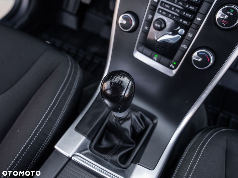 Volvo XC 60 D3 Momentum - 32