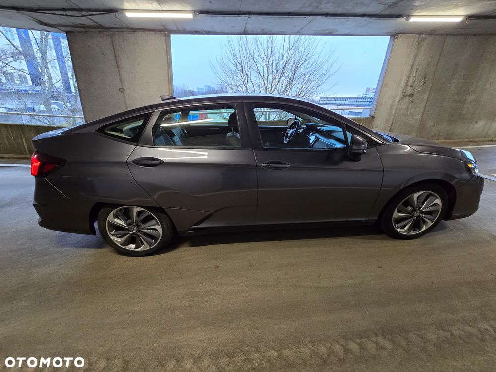 Honda Clarity - 10