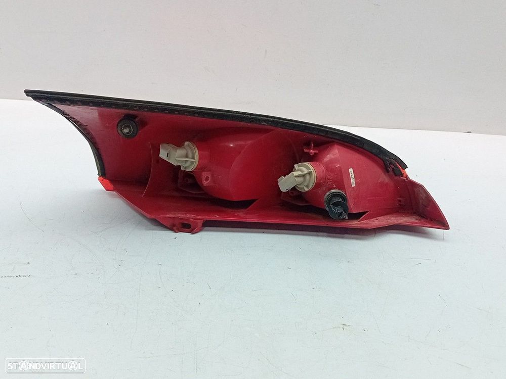 Farolim esquerdo FORD Focus I (DAW, DBW) - 2